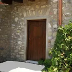Roba Albanisi