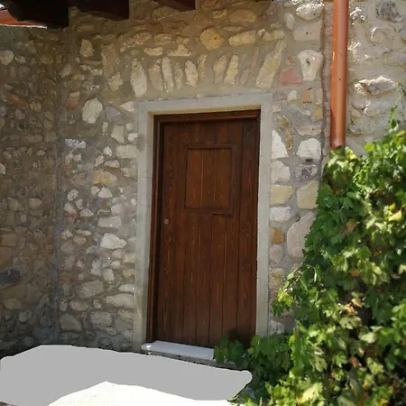 Roba Albanisi
