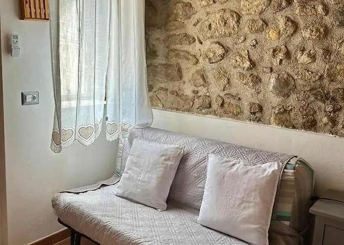 Roba Albanisi Inn Aragona